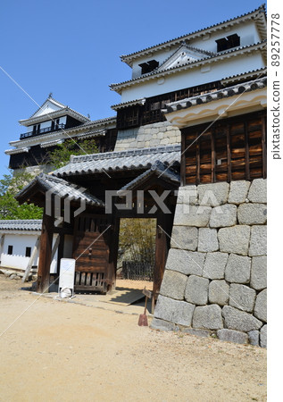 松山城小天守閣、南角角樓、紫竹門 松山城小天守閣、南角角樓、紫竹門 89257778