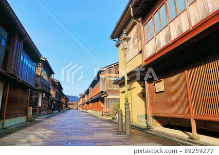 [Ishikawa Prefecture] Kanazawa Higashi Chaya District under clear skies 89259277