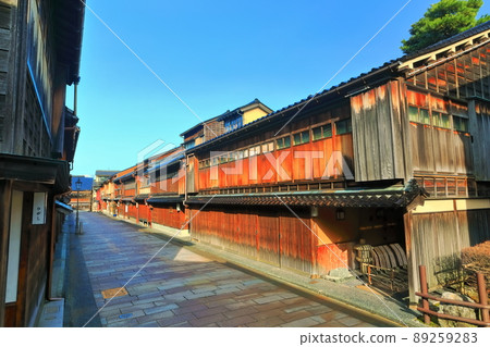 [Ishikawa Prefecture] Kanazawa Higashi Chaya District under clear skies 89259283