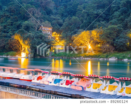 Night view of the Bitan Scenic Area 89260124
