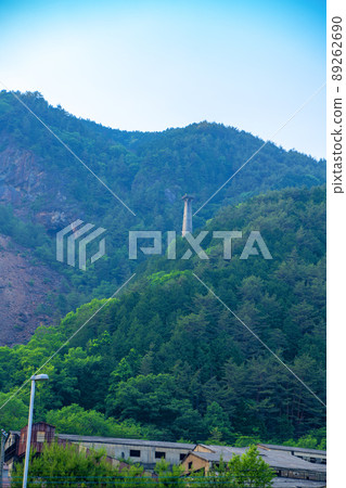 津戶發電廠煙囪附近的景色初夏風景 津戶發電廠煙囪附近的景色初夏風景 89262690