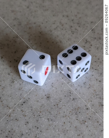 2個骰子123456作為背景材料 2個骰子123456作為背景材料 89264067