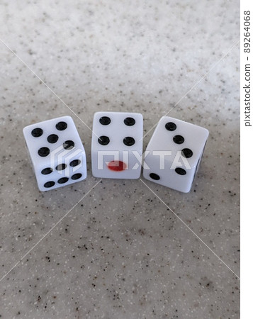 3個骰子123456為背景材料 89264068