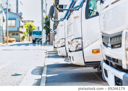 Logistics image track 89266179