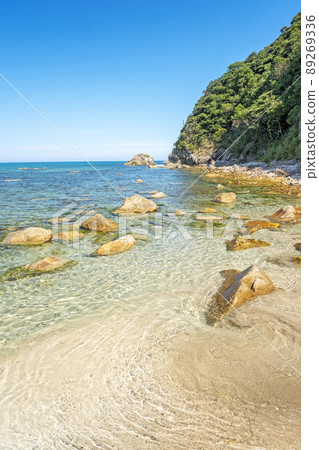 岩見藍東濱海灘的夏日風景 岩見藍東濱海灘的夏日風景 89269336