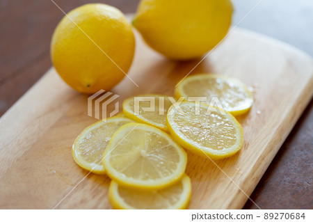 Lemon Fresh sliced lemon 89270684