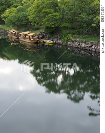 Fresh green and Gozabune at the Kyobashi exit of Osaka Castle Fresh green and Gozabune at the Kyobashi exit of Osaka Castle 89271094