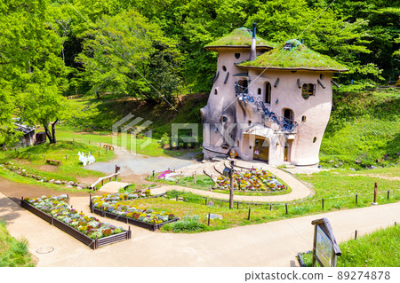 蘑菇屋和花壇花園 蘑菇屋和花壇花園 89274878