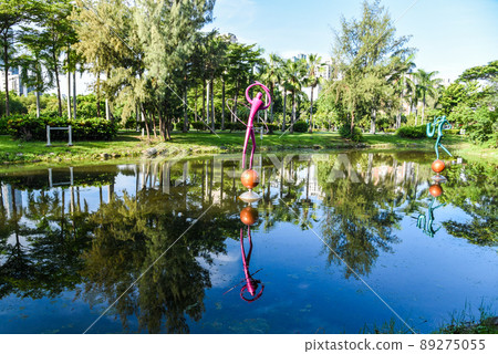 Taiwan Kaohsiung Central Park Scenic Water Reflection Spots Day Tour 89275055