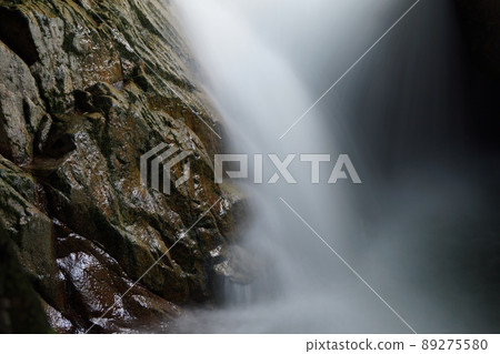 Tottori four seasons walk Akaha River pothole 89275580