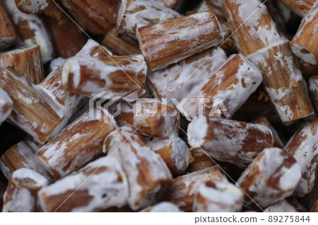 For inoculation of log shiitake mushrooms, Koma fungus For inoculation of log shiitake mushrooms, Koma fungus 89275844