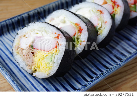 Tuna salad roll sushi roll 89277531