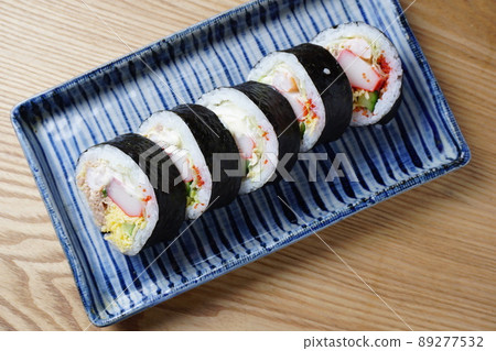 Tuna salad roll sushi roll 89277532