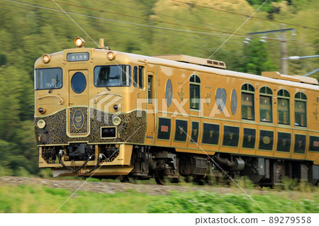 JR Kyushu "Aru Ressha" (Kiha 47 type diesel train) JR Kyushu "Aru Ressha" (Kiha 47 type diesel train) 89279558