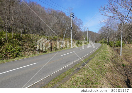 The road leading to the depths of Mayachi, Yubari City 89281157