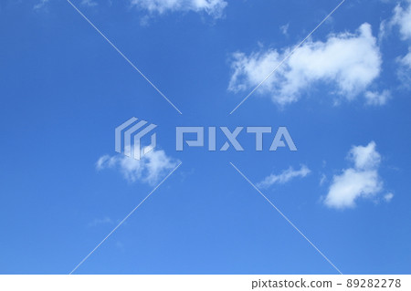 Majestic blue sky and white clouds 89282278