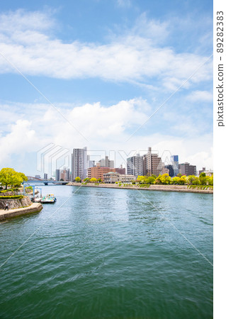 It is the cityscape of Hiroshima. It is the scenery along the main river in front of Aster Plaza. Please enjoy the spacious atmosphere. Hiroshima It is the cityscape of Hiroshima. It is the scenery along the main river in front of Aster Plaza. Please enjoy the spacious atmosphere. Hiroshima 89282383