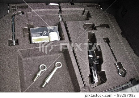 Inside the car Car luggage in-vehicle tools Inside the car Car luggage in-vehicle tools 89287082
