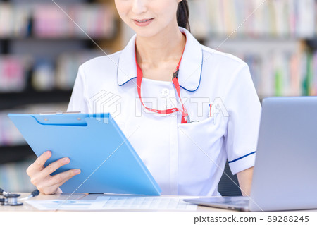 Nurse entering data Photographing cooperation: Japanese language school attached to Chuo Institute of Technology 89288245