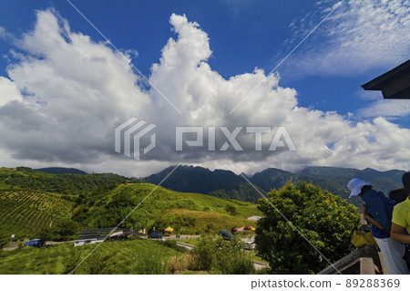 Sunny view of the landscape of Sixty Stone Mountain 89288369