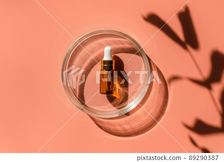 Laboratory glass petri dish with pipette and dropper with serum, oil, beauty product. Natural medicine, cosmetic research, bio science. Skincare and analysis concept. Dermatology. Flat lay, top view 89290387
