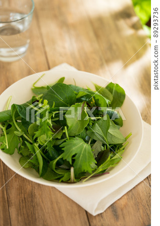 Baby leaf Baby leaf 89293736