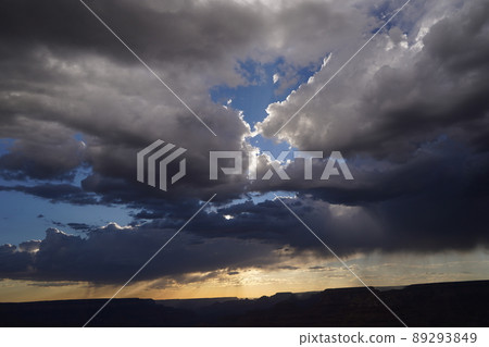 亞利桑那州大峽谷裡潘角 等待日落 亞利桑那州大峽谷裡潘角 等待日落 89293849