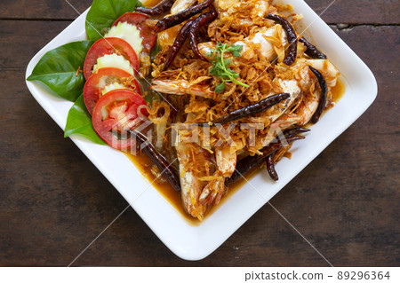 Fried Shrimp with Tamarind Sauce 89296364