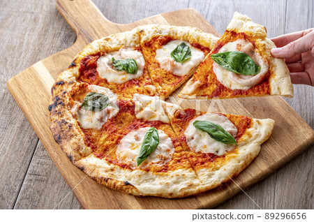 Pizza Margherita Pizza Margherita 89296656