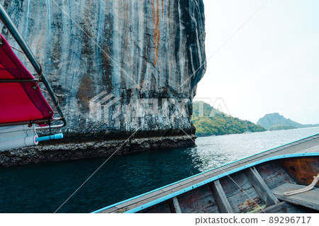 Boat trips on the seas and islands,Travel on a long-tail boat 89296717