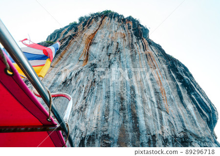 Boat trips on the seas and islands,Travel on a long-tail boat 89296718