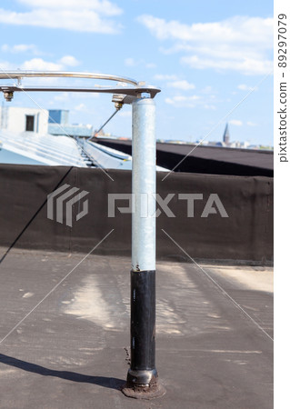 safety cable on the roof safety cable on the roof 89297079