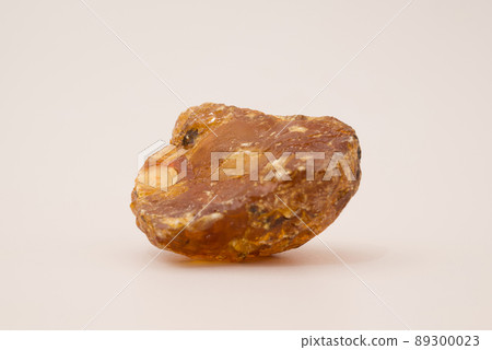 Rubber wood, yellow rubber from trees, wood resin. 89300023