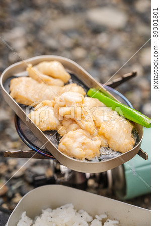 用 Mestin 蓋烤的 Horumonyaki 89301801