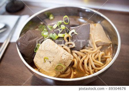 Spicy Stinky Tofu with Spicy Duck Blood 89304676