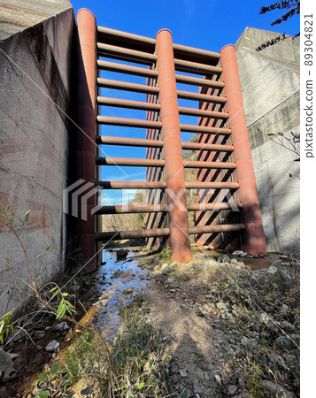 六甲山步道 魚山道(戶屋町) 瑞穗寺溪谷沙房水壩 鋼管水壩 六甲山步道 魚山道(戶屋町) 瑞穗寺溪谷沙房水壩 鋼管水壩 89304821