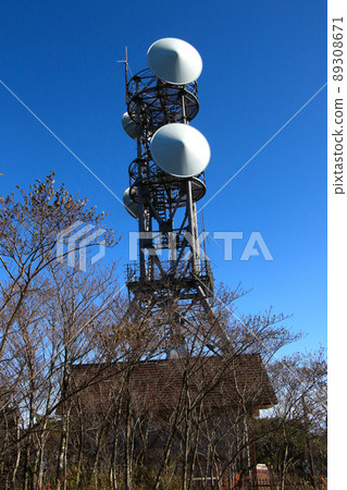 毗鄰六甲山最高峰的無線電塔 89308671