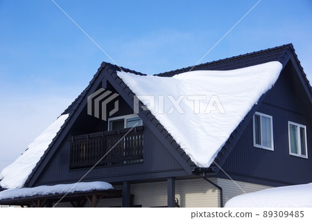 屋頂積雪 陡坡屋頂積雪 屋頂積雪 陡坡屋頂積雪 89309485
