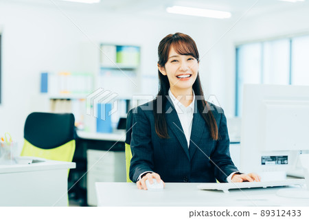 辦公室業務女人 辦公室業務女人 89312433