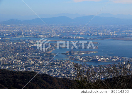 六甲山頂的蘆屋。遠眺西宮、尼崎灣、淀川入海口、二條山、大和桂木山、富士山。 89314203