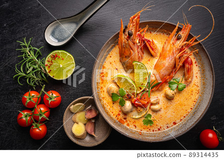 Tom Yam kung Spicy soup 89314435