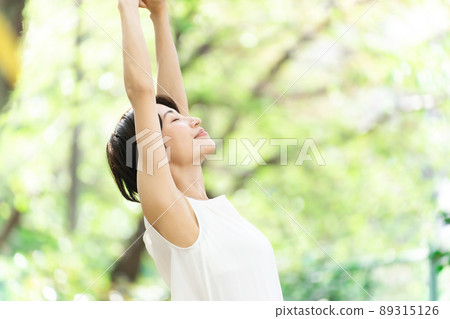 Smile woman fresh green beauty 89315126