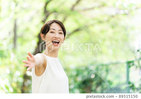 Smile woman fresh green beauty 89315150