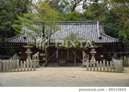鏡作林所喬達摩神社的禮拜堂 鏡作林所喬達摩神社的禮拜堂 89315609