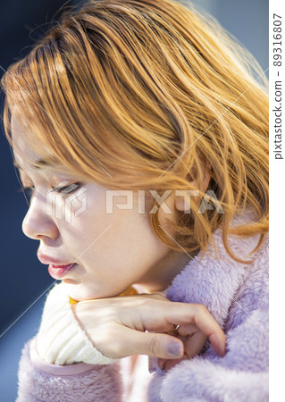 戶外女性肖像 戶外女性肖像 89316807