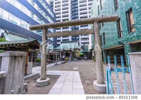 禦山禦岳神社位於日本東京都市區的澀谷禦山坂。舊宮洲町的守護神。稀有的日本狼守護犬很受歡迎 89321306