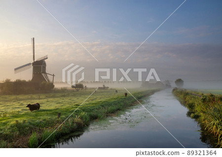 Windmill the Wingerdse Molen near Bleskensgraaf 89321364