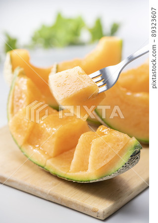 Assorted fresh, sweet and delicious melons 89323607