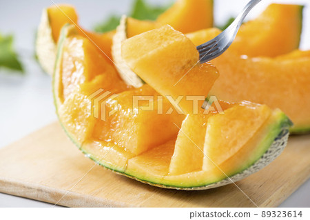 Assorted fresh, sweet and delicious melons 89323614