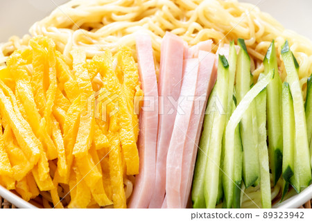 Hiyashi chuka配料。 Hiyashi chuka配料。 89323942